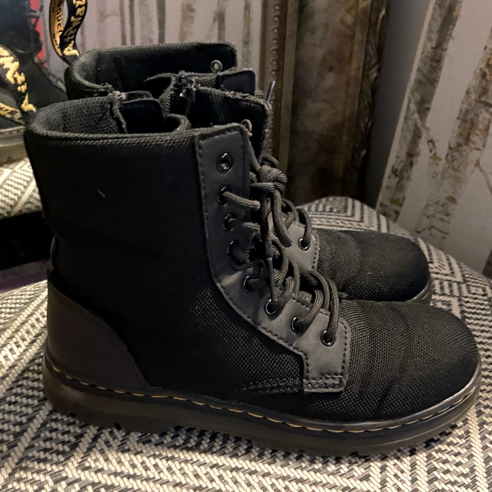 Dr. Martins Youth Sz3
